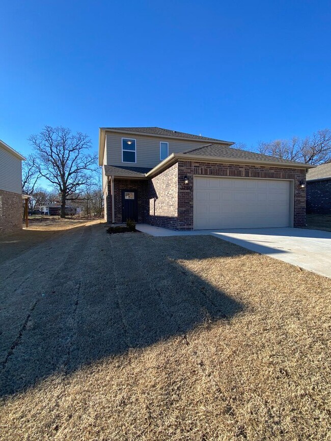Building Photo - **Preleasing** NEW Three Bedroom | Two and a Half Bath Home in Farmington