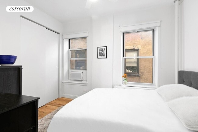 Building Photo - 26 Gramercy Pk S
