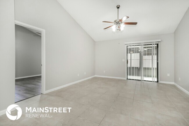 Foto del edificio - 9847 Paddlewheel Dr W