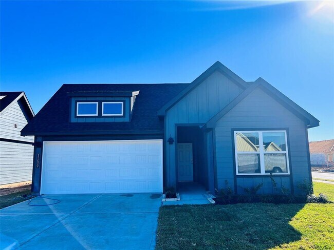 Building Photo - 31639 Featherstone Trl