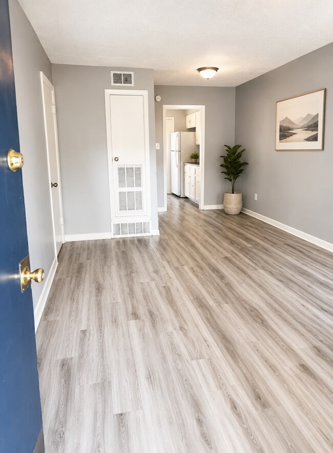 Building Photo - 2 Bedroom / 1.5 Bath Apartment at Raleigh Pines Apartments