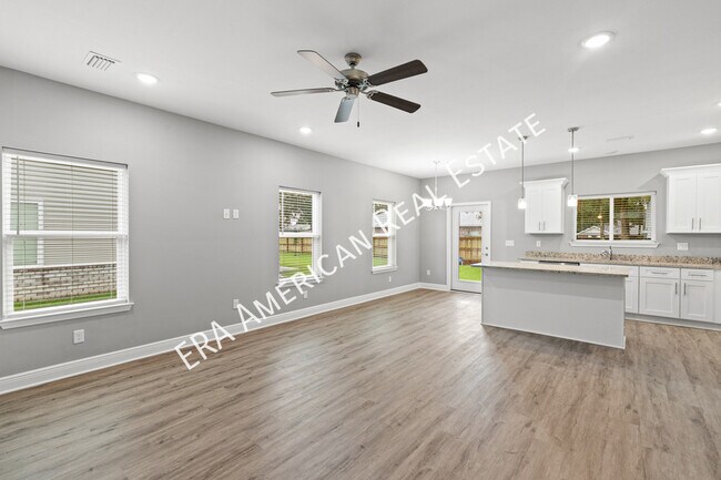 Foto del edificio - 404 Walters Cir