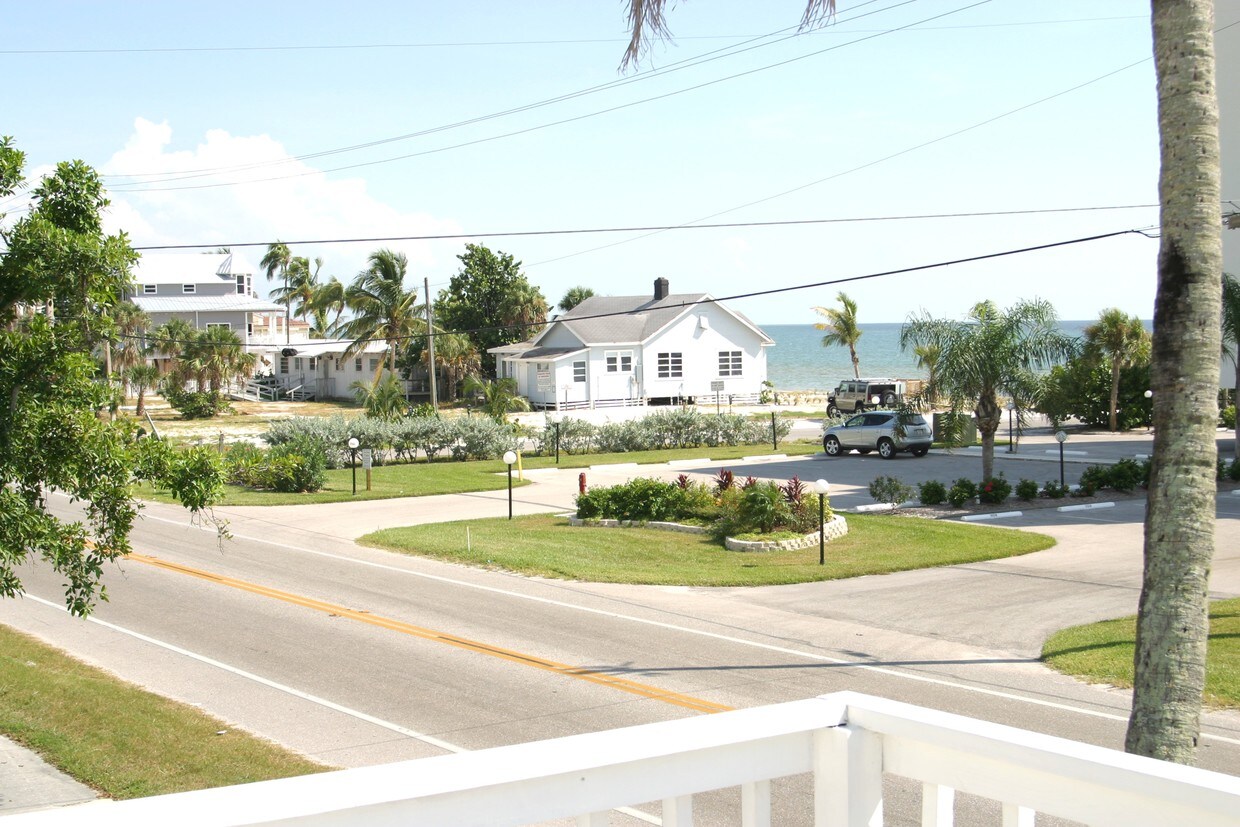 Primary Photo - 4501 Estero Blvd