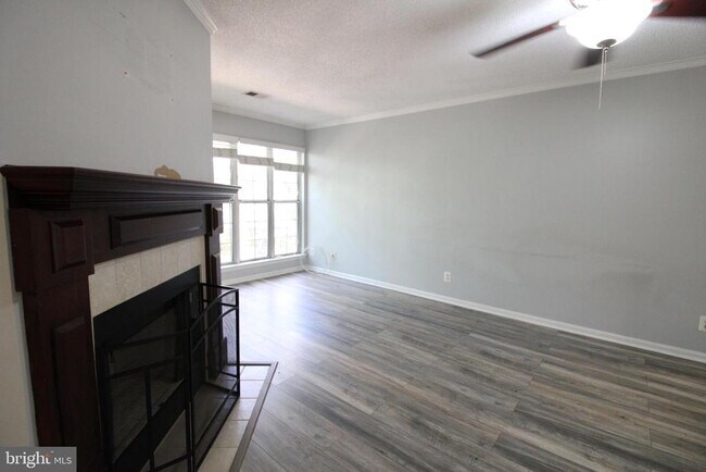 Building Photo - 12016 Golf Ridge Ct