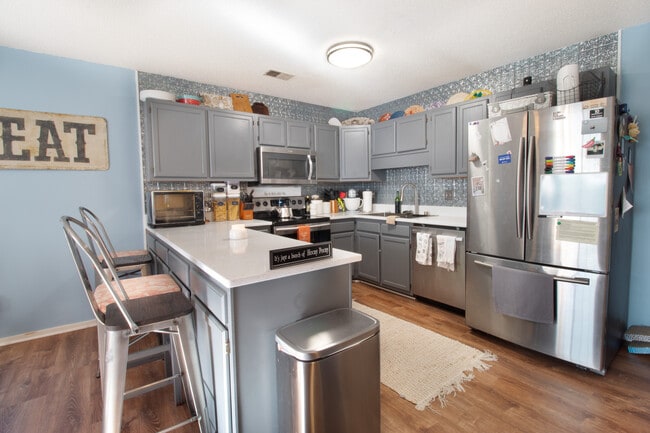 Foto del edificio - 1711 Orange Grove Shores Dr