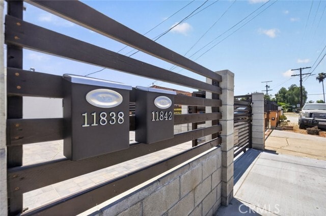 Building Photo - 11840 Arminta St
