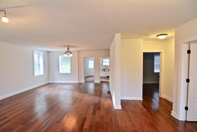 Building Photo - 147 Lachenour Avenue, Unit A - First Floor