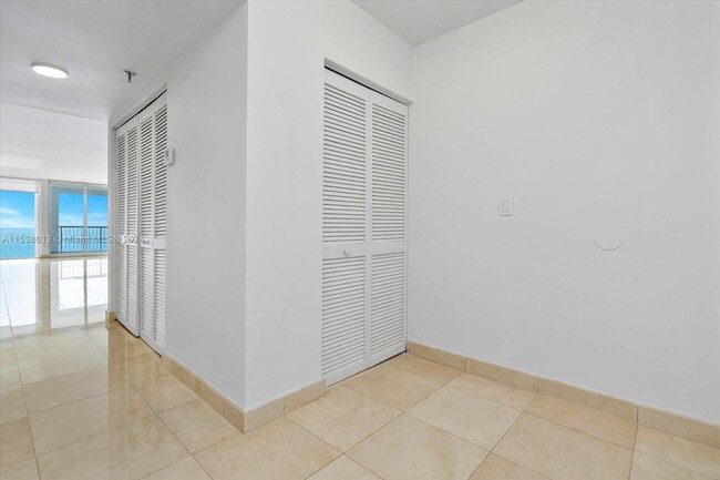 Building Photo - 9341 Collins Ave