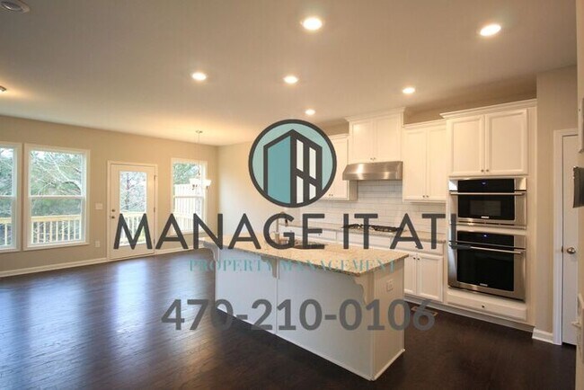 Building Photo - A gorgeous townhouse in the Suwanee Walk n...
