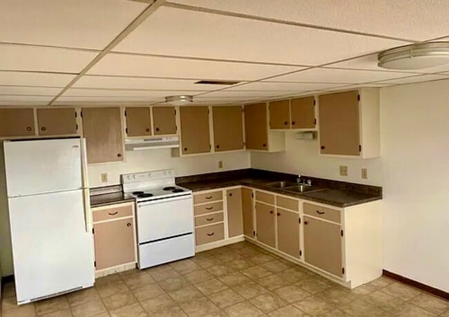 Foto del edificio - 814 Cedar River Dr