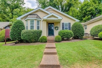 Building Photo - 1001 Clifton Ln