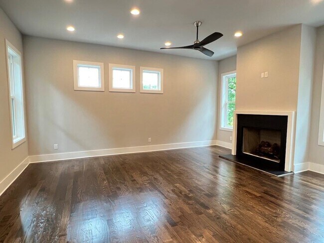 Foto del edificio - 1819 Huntington Hills Ln NW