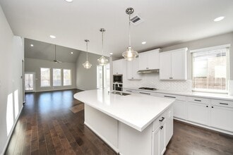 Building Photo - 1930 Waters Branch Dr