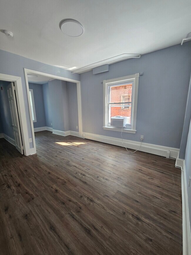 Foto del edificio - 4812 Regent St