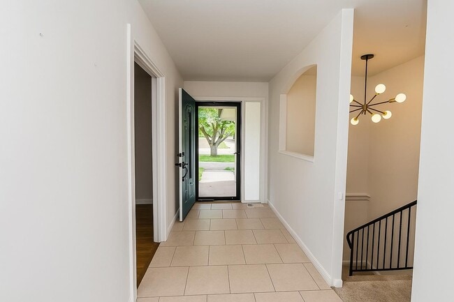 Entry way - 6409 E Farmview St