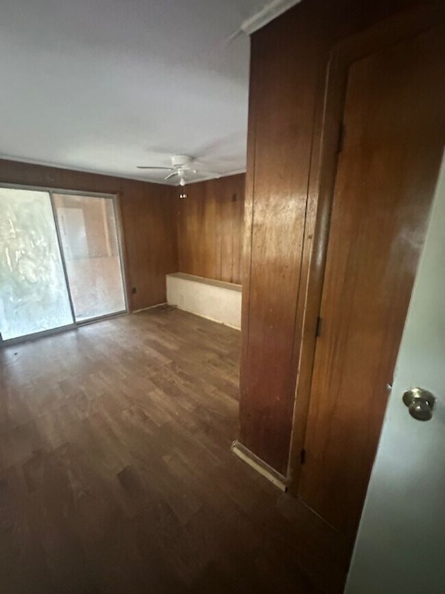 Foto del edificio - 605 Greenmead Dr