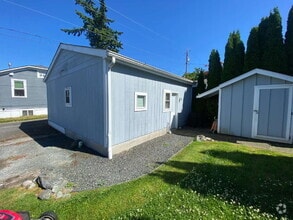 Building Photo - 1702 James St