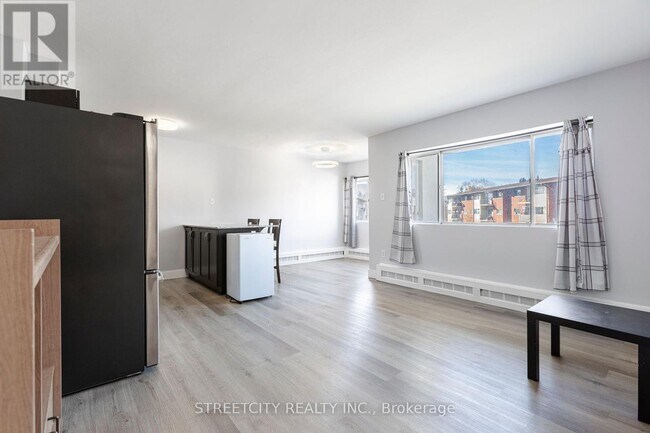 Photo du bâtiment - 1172 HAMILTON Rd