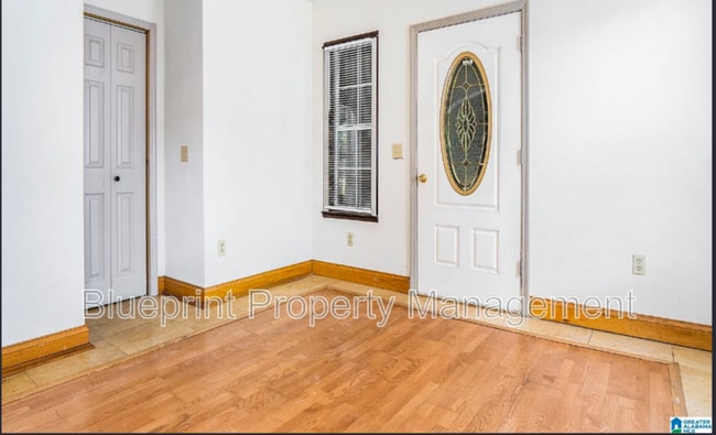 Building Photo - 1726 1st Pl S