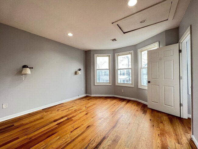 Building Photo - 166 Wilkinson Ave