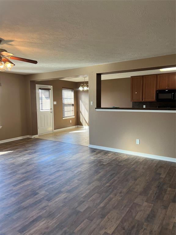 Foto del edificio - 7739 Muley Ln