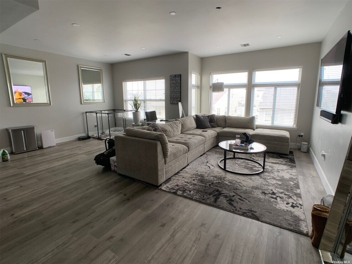 144 B 74th St Unit 2, Arverne, NY 11692 Room for Rent in Arverne, NY