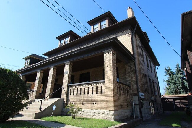 Building Photo - 3721 California Ave