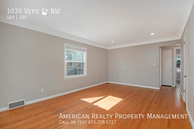 Foto del edificio - 1030 Veto St NW