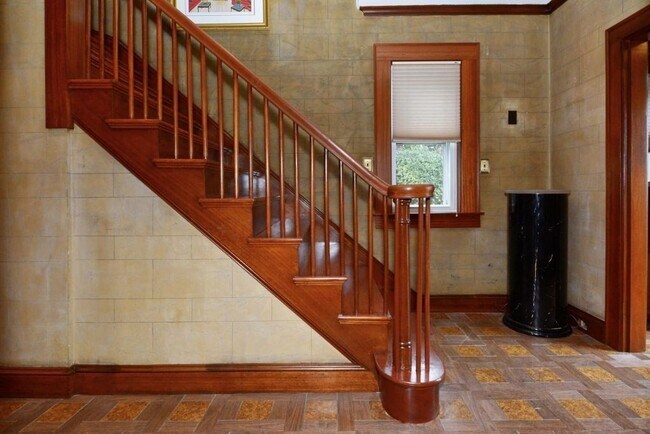 Foto del edificio - 245 Cottage Park Rd
