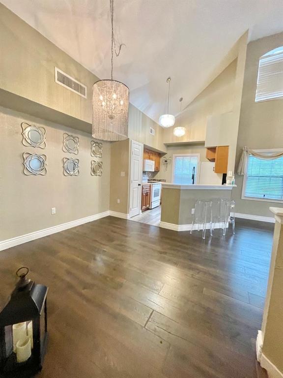 Foto del edificio - 9646 Lake Chase Island Way