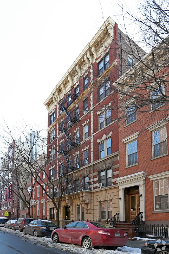 Building Photo - 312-316 W 20th St