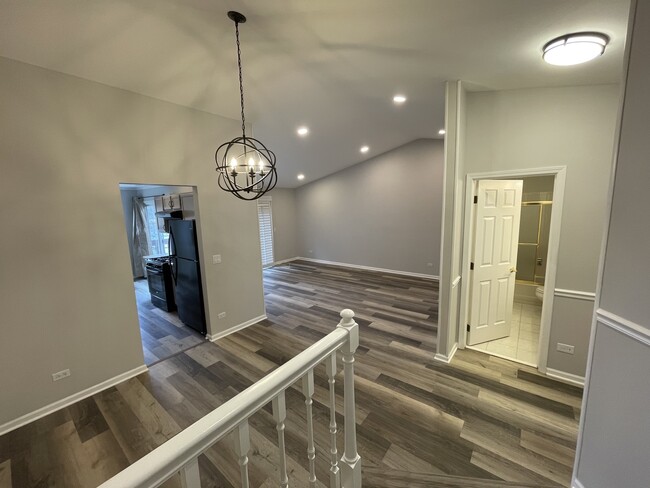 Building Photo - 1308 N Streamwood Ln