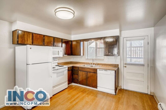 Photo - 280 S. Hoyt St.-3 Apartment