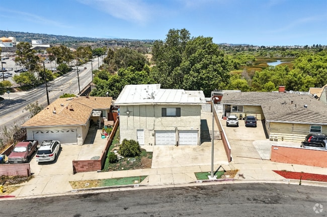 Building Photo - 1467 N Campus Ave