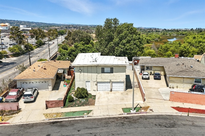 Primary Photo - 1467 N Campus Ave
