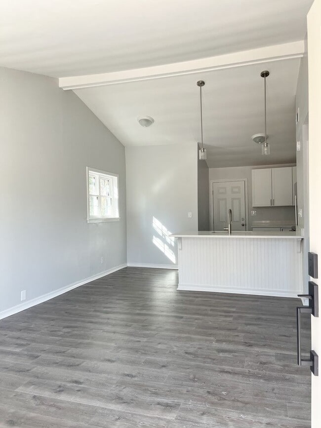 Building Photo - Northwood Duplex