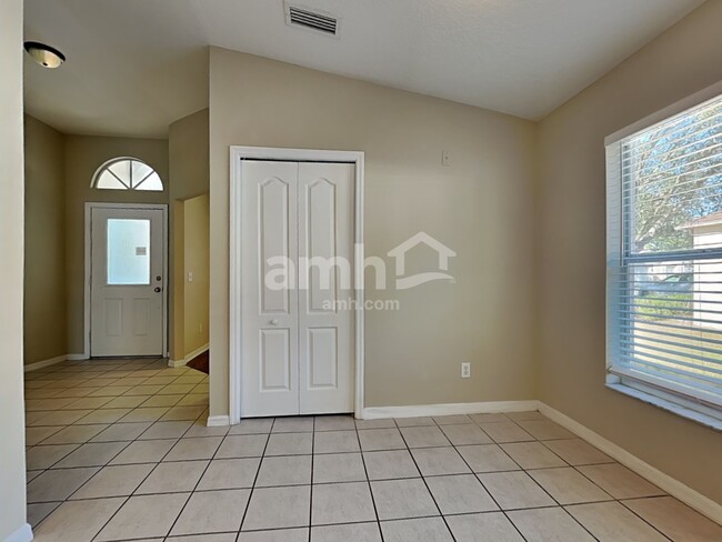 Building Photo - 24446 Landing Dr