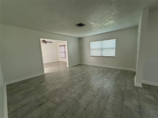 Building Photo - 4426 W Bay Ct Ave