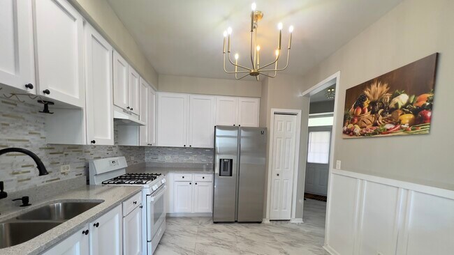 Building Photo - 2840 Rutland Cir