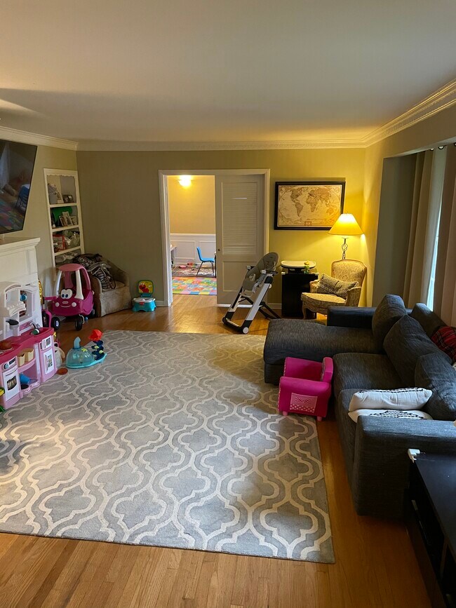 Sala de estar - 10338 La Grange Ave