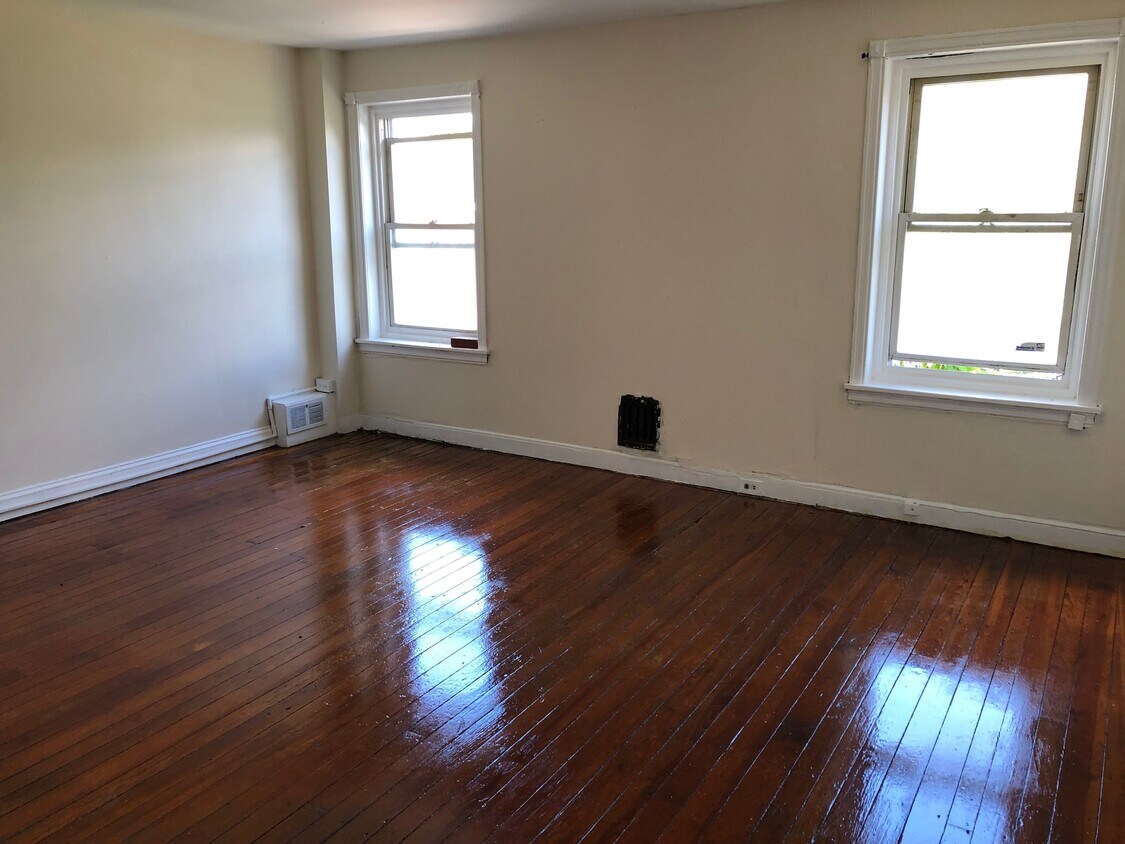 Foto principal - 5537 Chew Ave
