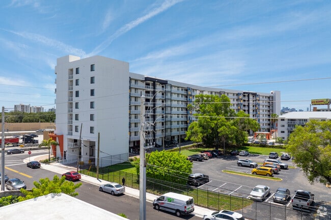Building Photo - Edison Place