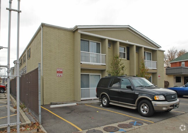 Building Photo - Radcliff Place