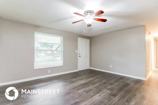 Foto del edificio - 921 Hillside Dr