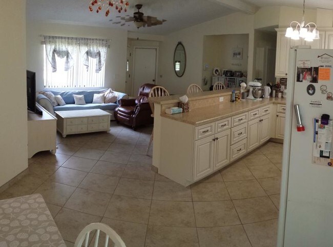 Foto del edificio - 741 Tumblebrook Dr