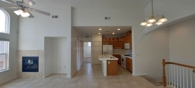 Foto del edificio - Sierra View Townhouse Lincoln  2 Bed 2 Ba ...