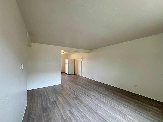 Building Photo - Affordable Lakewood Living – Cozy Single-Family Home for Rent