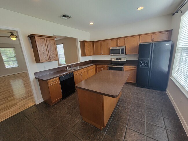 Foto del edificio - 3598 Four Oaks Blvd