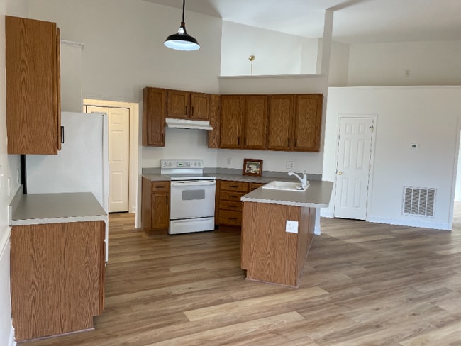 Building Photo - 1325 Sweetclover Dr