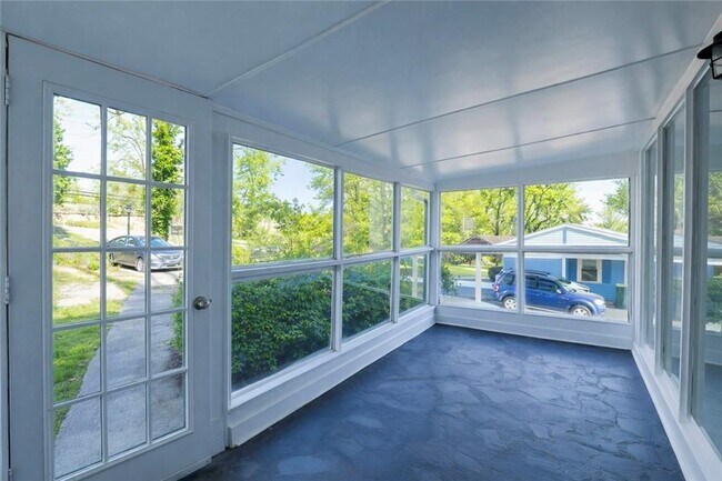 Foto del edificio - 1026 Lynhurst Dr SW